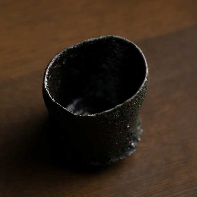黒茶碗　横山拓也