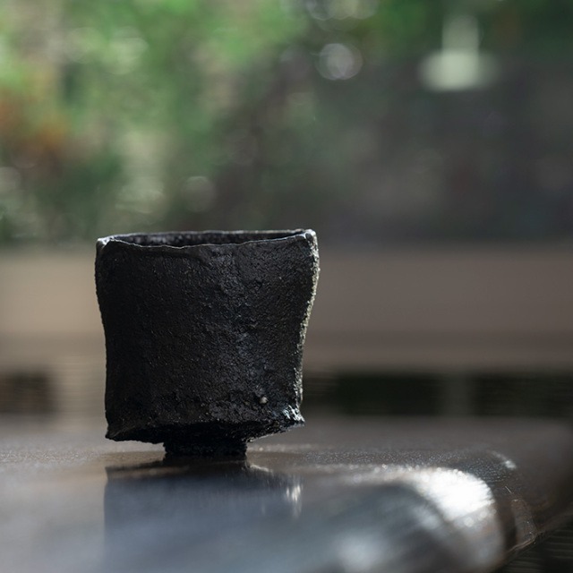 黒茶碗　横山拓也