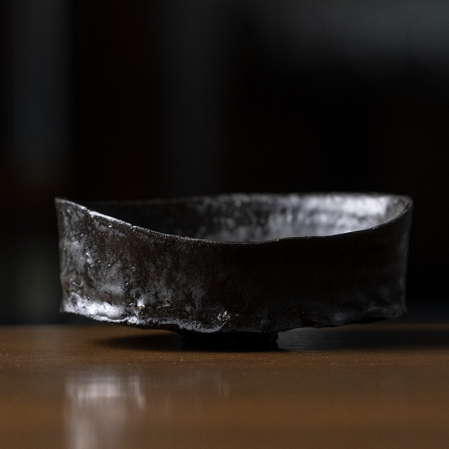 黒茶碗　横山拓也