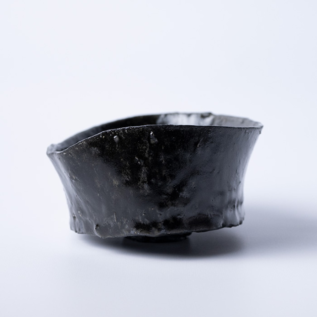 黒茶碗　横山拓也