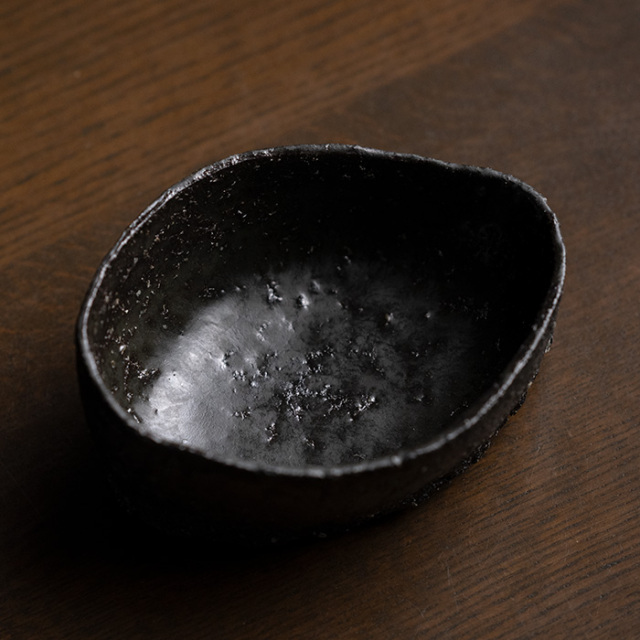 黒茶碗　横山拓也