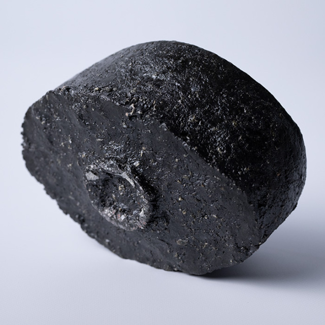 黒茶碗　横山拓也