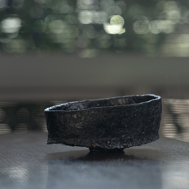 黒茶碗　横山拓也