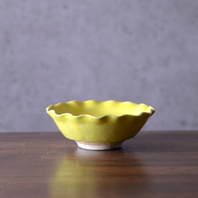和食器 黄釉輪花小鉢 作家「荒木義隆」