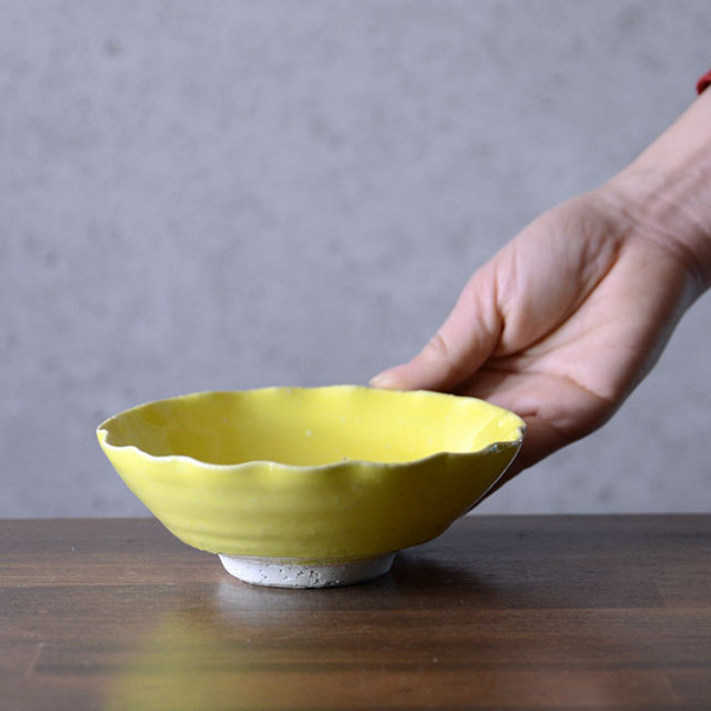 ガラス工芸　荒木良忠作　玻璃彫刻　銅赤花ノ輪文皿　共箱　C　9155 ガラス工芸 荒木良忠作 玻璃彫刻 銅赤花ノ輪文皿 共箱 C