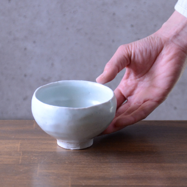 和食器 青白磁汲出湯呑 作家「荒木義隆」