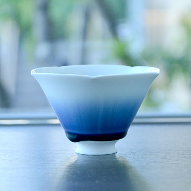 流彩磁小鉢 （水色） 作家「永草陽平」