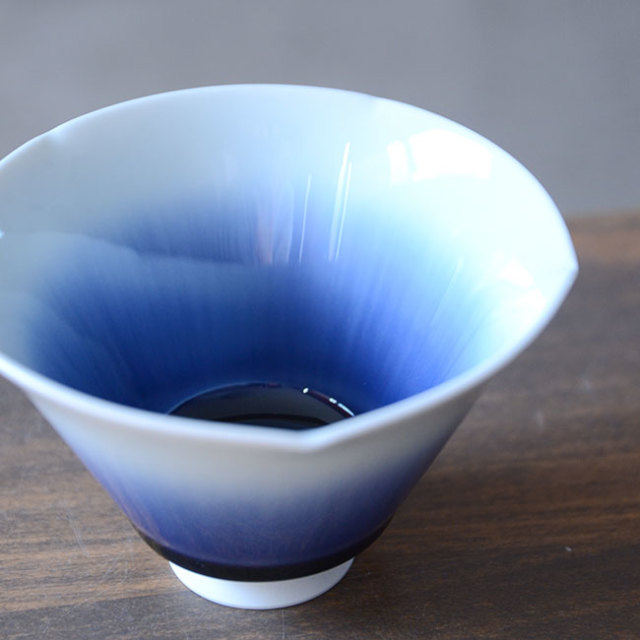 流彩磁小鉢 （水色） 作家「永草陽平」