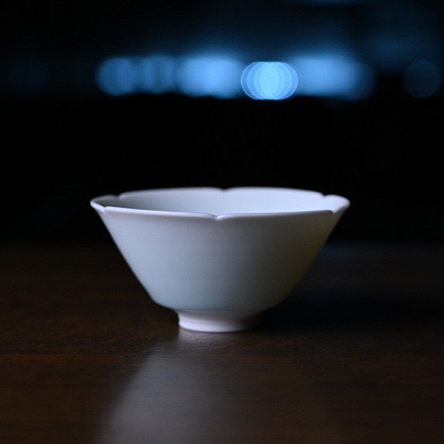 青白磁汲出湯呑（YN-029） 作家「永草陽平」