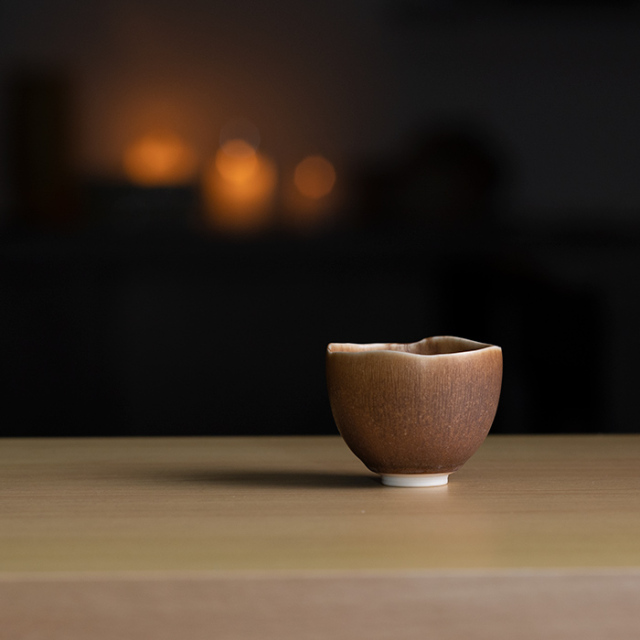 煌彩磁ぐい呑（YN-052） 作家「永草陽平」