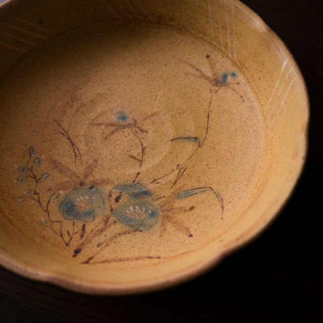 柚子手黄瀬戸草文鉢（共箱付）　 作家「瀬津義雄」