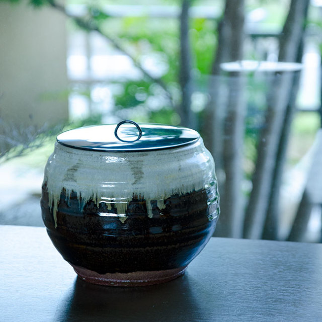 朝鮮唐津水指（共箱付）　作家「瀬津義雄」