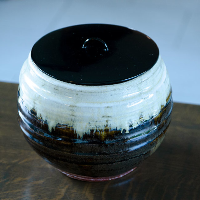 朝鮮唐津水指（共箱付）　作家「瀬津義雄」