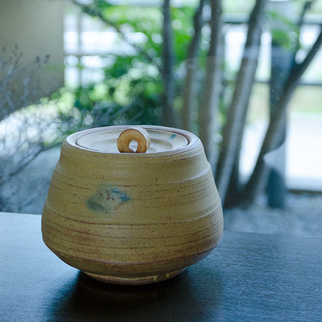 柚子手黄瀬戸水指（共箱付）　作家「瀬津義雄」