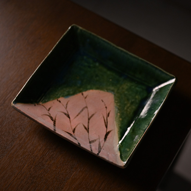 角皿　野の花　辻修作品 辻修窯】飾り壺 花柄 [UCH021] 焼き物 やきもの 花瓶 壺