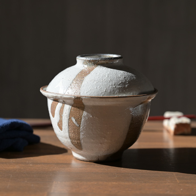 和食器　白化粧掛分蓋茶碗