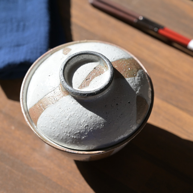 和食器　白化粧掛分蓋茶碗