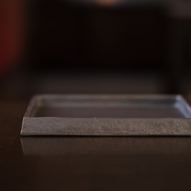 和食器 焼締吹き掛け正角箱皿（YT-086） 作家「多屋嘉郎」