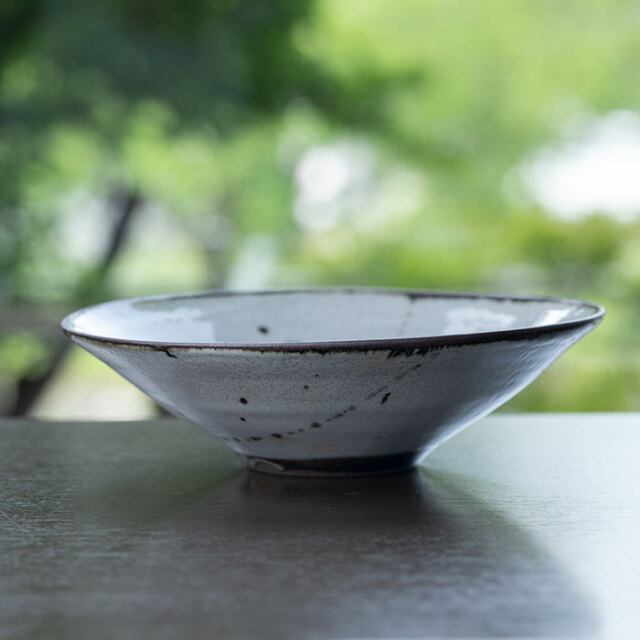 中鉢 | 粉引鉄絵七寸鉢（YT-088） 作家「多屋嘉郎」