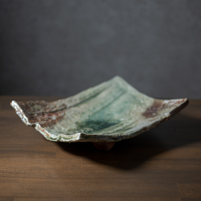 伊賀灰釉叩き長角皿　作家「新学」