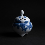 染付香炉　陶芸作家　本多亜弥