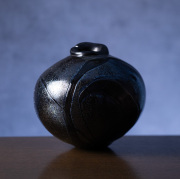 ガラス作家の花器