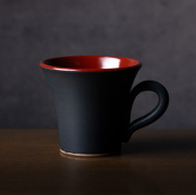 和食器　黒釉赤彩マグカップ　作家「森野知子」