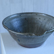 灰釉焼締 角皿 五枚 和食器 荒木義隆 木箱付 美品(メ1381) 和食器 灰緑釉中鉢 作家「荒木義隆」