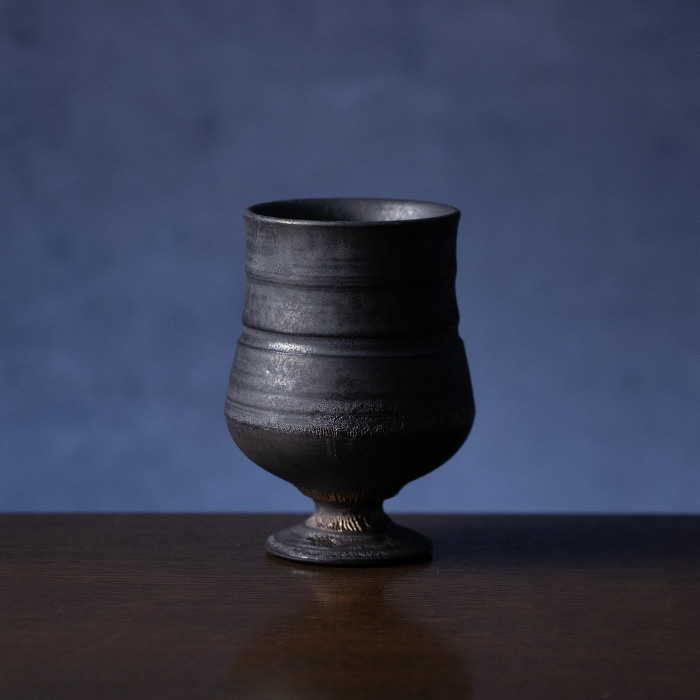 二人の陶芸作家作　花器 花器 | 黒鳴花入 (MOT-092) 作家「田中元将」