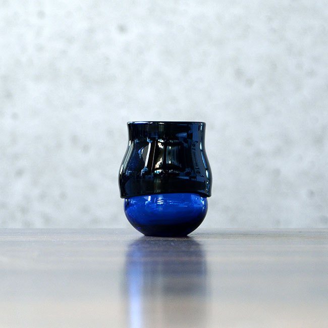 ガラス　DOMAKI “Blue” ぐい呑（SI-046）　作家「飯田将平」