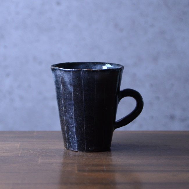 鼠志野線文輪花マグカップ　作家「佐々木好正」