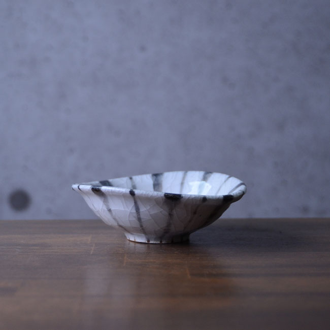 和食器　長石釉十草沓形小鉢　作家「佐々木好正」