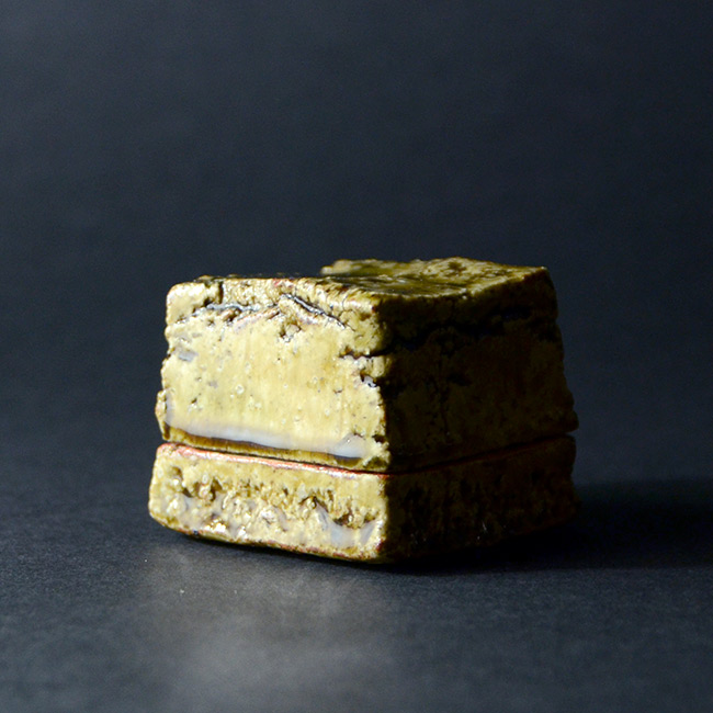 和食器　大和織部香合（共箱付C) 　作家「金本卓也」