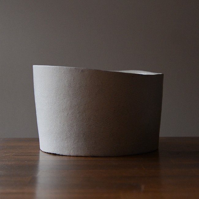 White Vase Bowl 筒鉢　　作家「横山拓也」 
