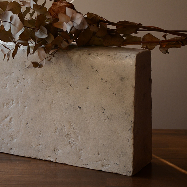 Round Escape　　作家「横山拓也」 