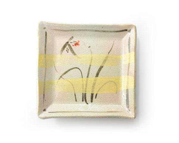 鉄絵角皿（雲母）　　作家「瀬津義雄」