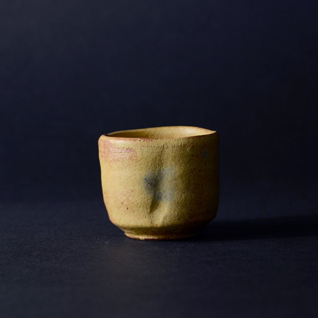 柚子手黄瀬戸ぐい呑（共箱付A）　作家「瀬津義雄」 