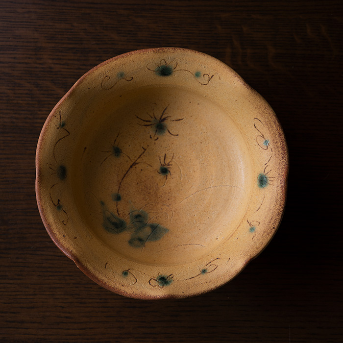 柚子手黄瀬戸草文輪花鉢