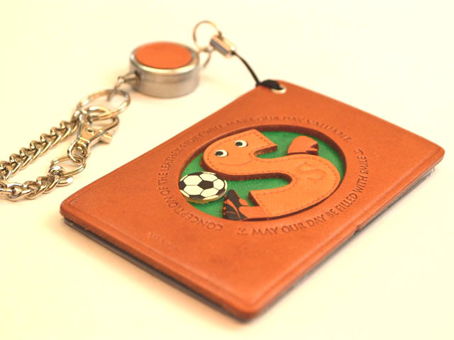 サッカー S アルファベット 定期入れ/パスケース 革/レザー メール便