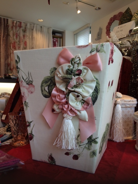 カルトナージュ　ダストボックス　Redouteばら柄