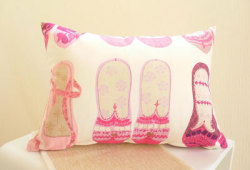 イギリス製コットン100%生地のクッション　ハーレクイン