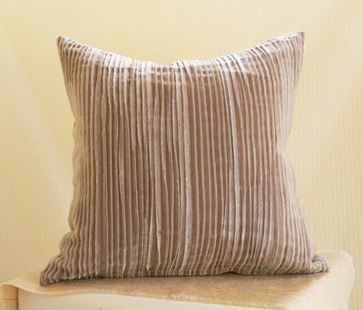 プリーツ生地のクッションカバー
