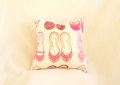 大人気！のクッションカバー：TwinkleToes（トゥインクルトゥ）white　40cm角