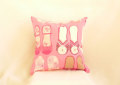 大人気！のクッションカバー：TwinkleToes（トゥインクルトゥ）：pink　40cm角