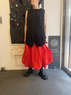 ALEKSANDRA MANAMIS：ノースリーブ