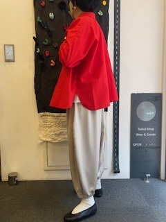 vekt：ビックラウンドブラウス