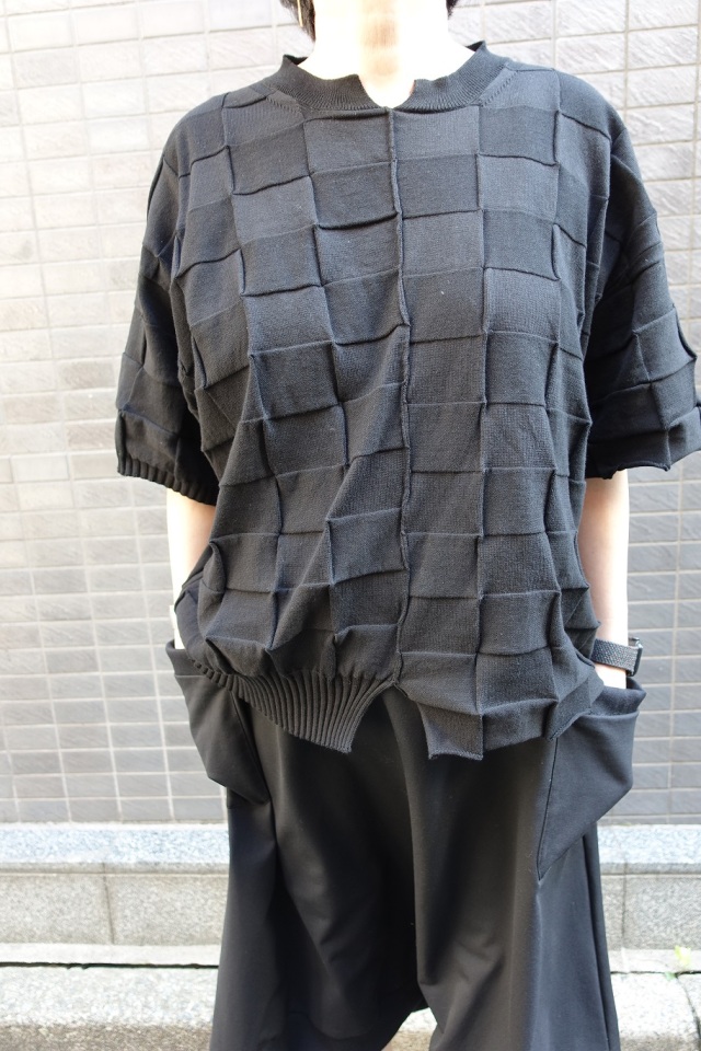 SERIENUMERICA：ルーズティーニット