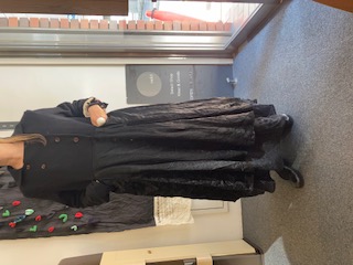 ALEKSANDRA MANAMIS：コート