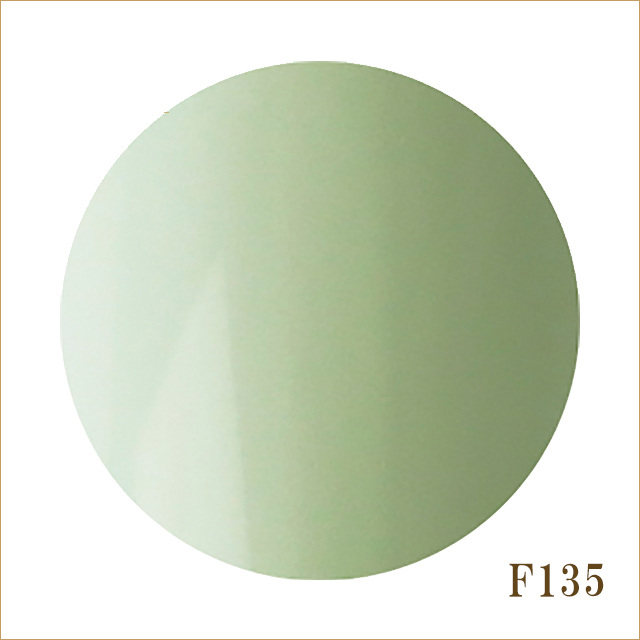 F135　白緑