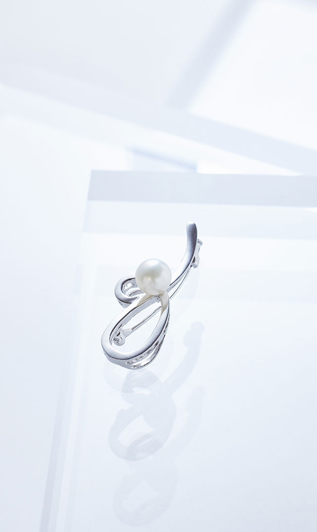 ファンエンパイヤ１粒パールノットブローチ